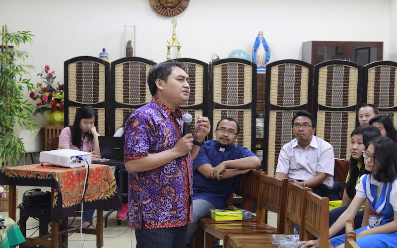 Temu Penulis dan Bedah Buku “Mati Tak Berarti Pergi” : Memandang Kematian dari Sisi yang Berbeda